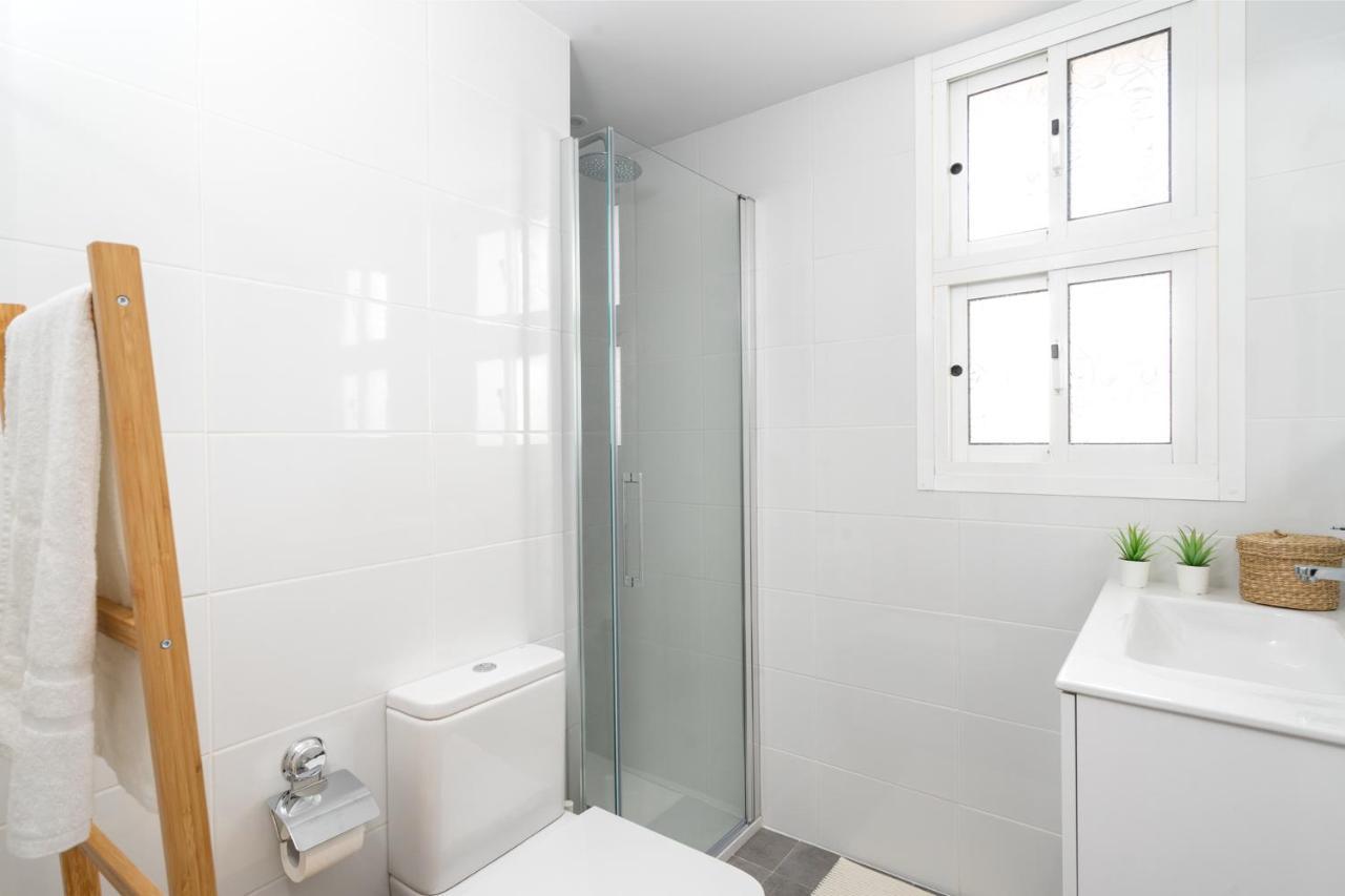 פואנגירולה Beachfront Seaview Apartment In Los Boliches By Costarentals - Ref 141 מראה חיצוני תמונה
